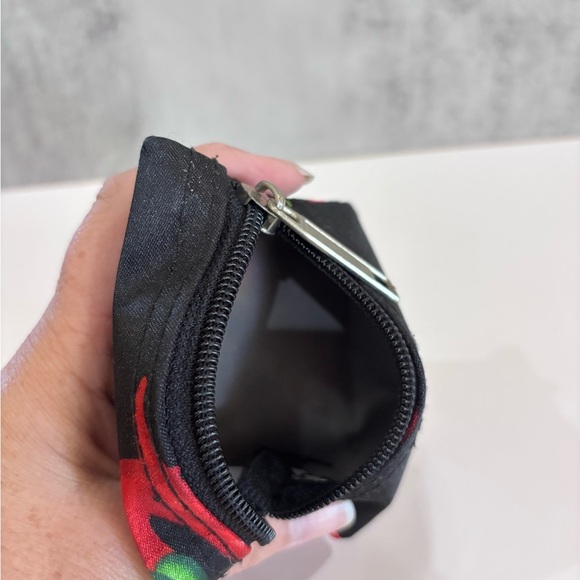 NWOT Black Purse Tote Handbag & Wallet Coin Purse With Red Chili Pepper Design - Picture 13 of 15